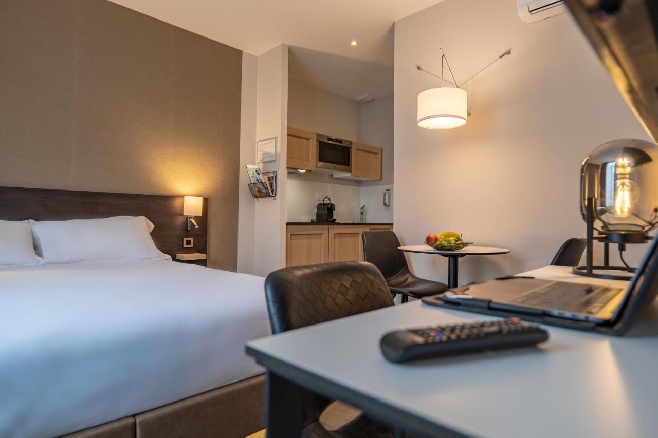 Five Centre Apartment